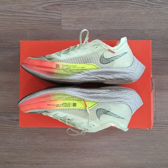Men's Nike ZoomX Vaporfly Next% 2 - Picture 4 of 8